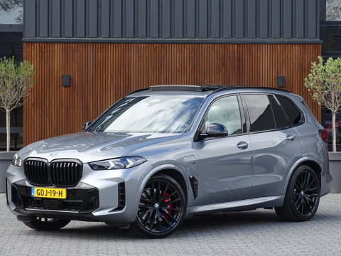 BMW X5 50e 490PK xDrive M-Sport / Individual / Skylounge / Harman Kardon