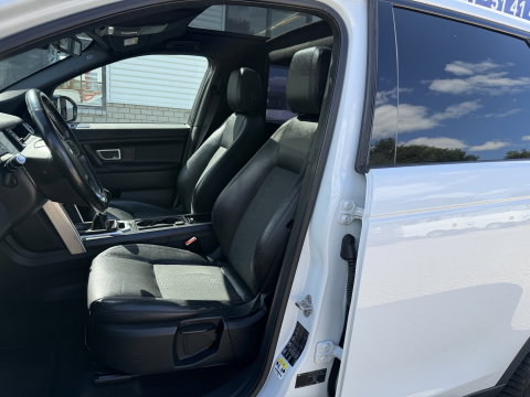 Land Rover Discovery Sport Jaguar grijs kenteken / vaste prijs rijklaar € 14.950 ex btw / 4x4 / trekhaak 1800 kg / wit metallic / airco / cruise / navi / camera / panoramadak / distributie riem vervangen !