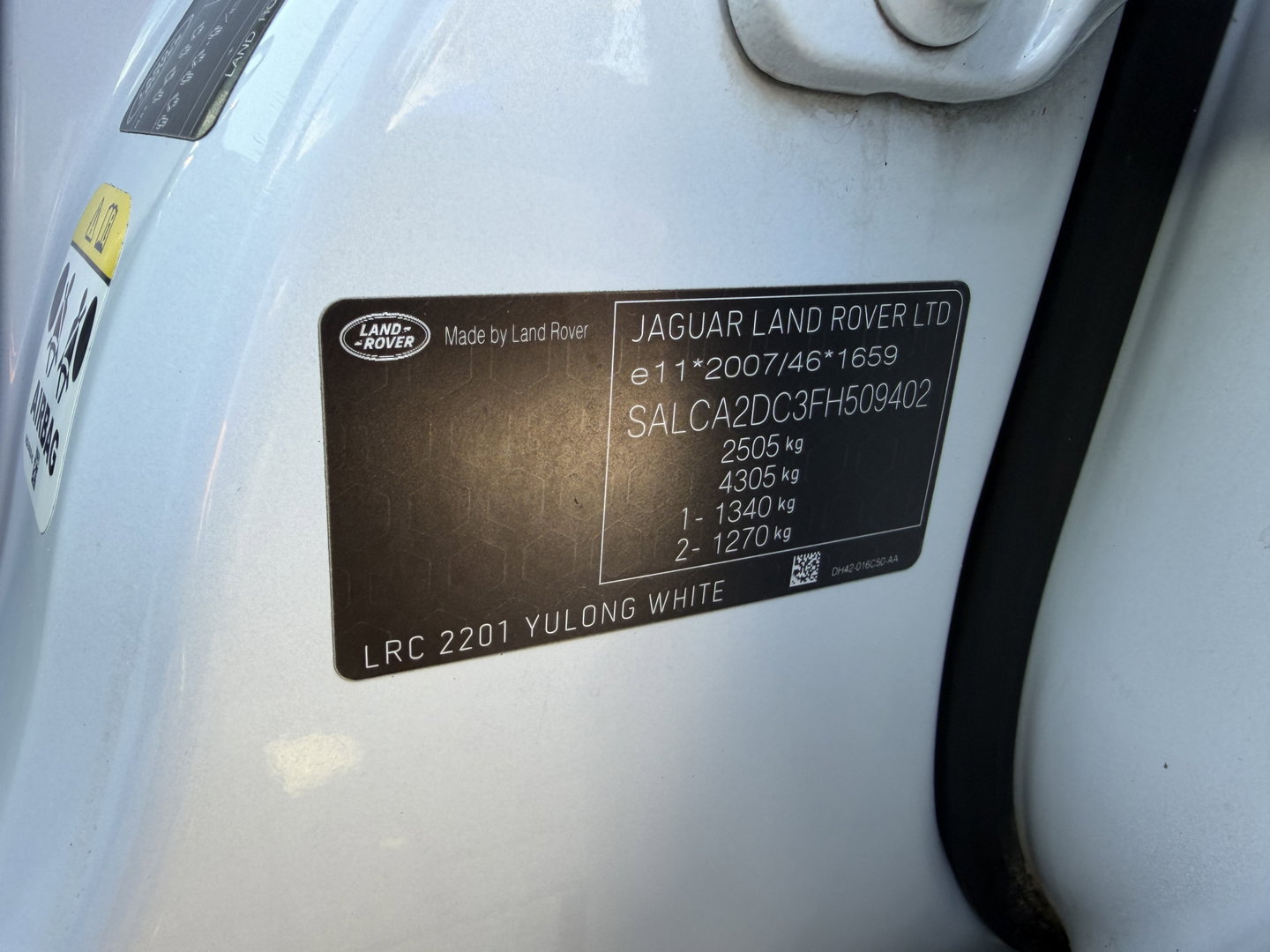 Land Rover Discovery Sport Jaguar grijs kenteken / vaste prijs rijklaar € 14.950 ex btw / 4x4 / trekhaak 1800 kg / wit metallic / airco / cruise / navi / camera / panoramadak / distributie riem vervangen !