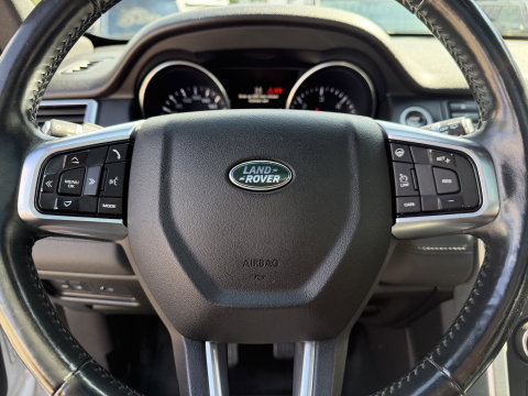 Land Rover Discovery Sport Jaguar grijs kenteken / vaste prijs rijklaar € 14.950 ex btw / 4x4 / trekhaak 1800 kg / wit metallic / airco / cruise / navi / camera / panoramadak / distributie riem vervangen !