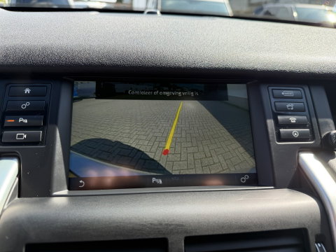 Land Rover Discovery Sport Jaguar grijs kenteken / vaste prijs rijklaar € 14.950 ex btw / 4x4 / trekhaak 1800 kg / wit metallic / airco / cruise / navi / camera / panoramadak / distributie riem vervangen !