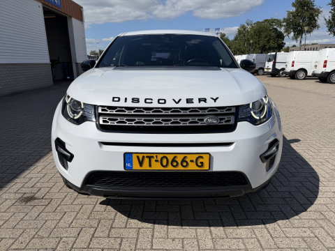 Land Rover Discovery Sport Jaguar grijs kenteken / vaste prijs rijklaar € 14.950 ex btw / 4x4 / trekhaak 1800 kg / wit metallic / airco / cruise / navi / camera / panoramadak / distributie riem vervangen !