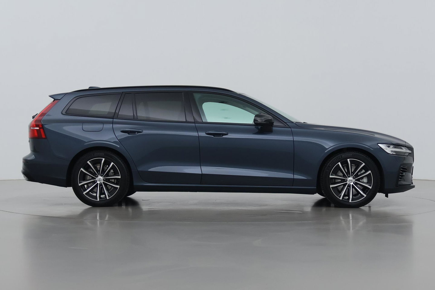 Volvo V60 T8 Plus Dark | ACC | Harman/Kardon | Stoel+Stuurverwarming | Memory | Camera | Getint Glas | BLIS
