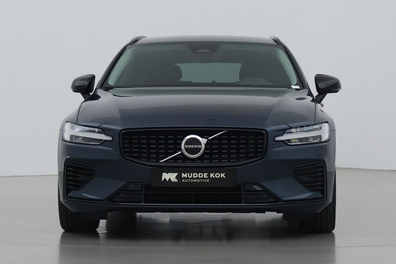Volvo V60 T8 Plus Dark | ACC | Harman/Kardon | Stoel+Stuurverwarming | Memory | Camera | Getint Glas | BLIS