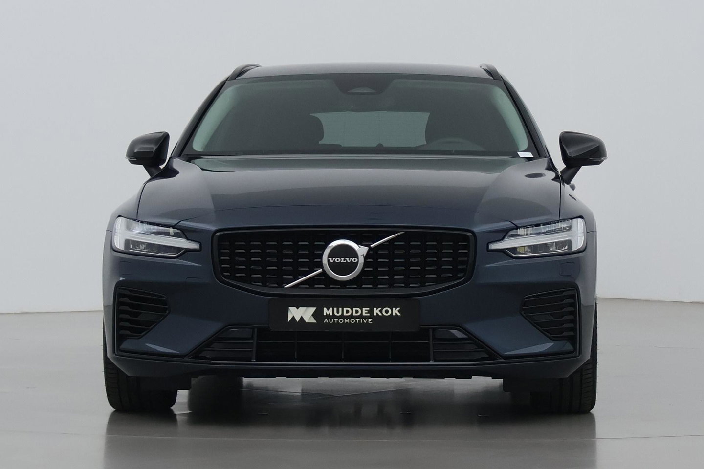 Volvo V60 T8 Plus Dark | ACC | Harman/Kardon | Stoel+Stuurverwarming | Memory | Camera | Getint Glas | BLIS