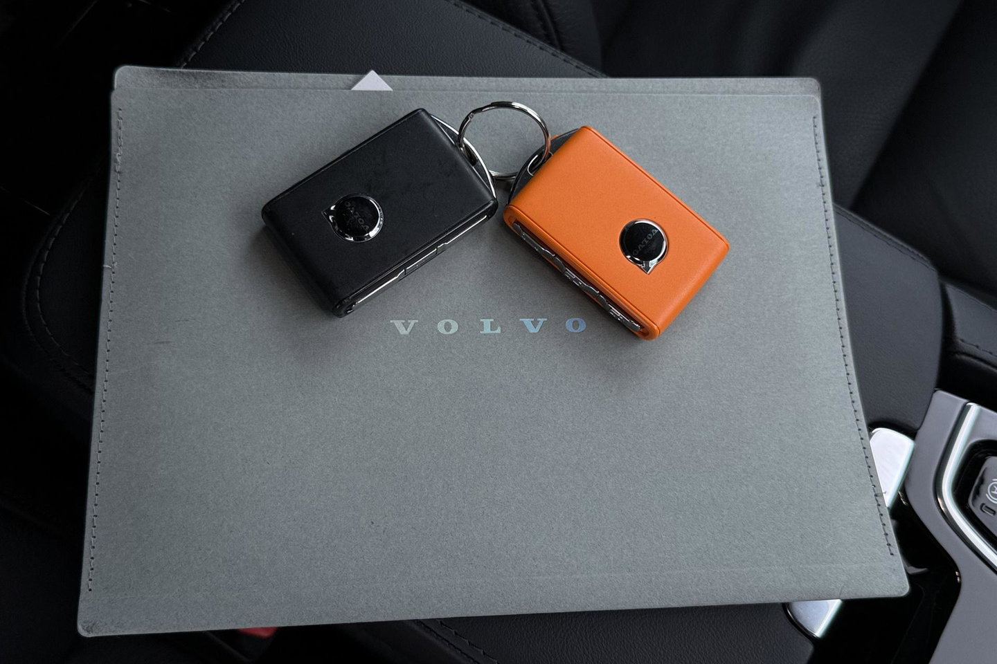 Volvo V60 T8 Plus Dark | ACC | Harman/Kardon | Stoel+Stuurverwarming | Memory | Camera | Getint Glas | BLIS