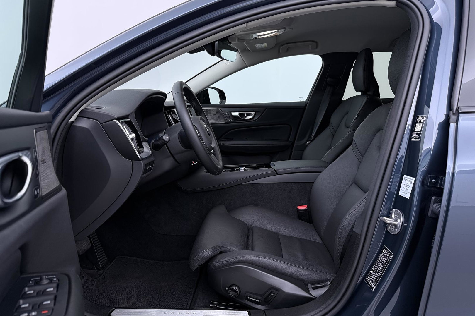 Volvo V60 T8 Plus Dark | ACC | Harman/Kardon | Stoel+Stuurverwarming | Memory | Camera | Getint Glas | BLIS