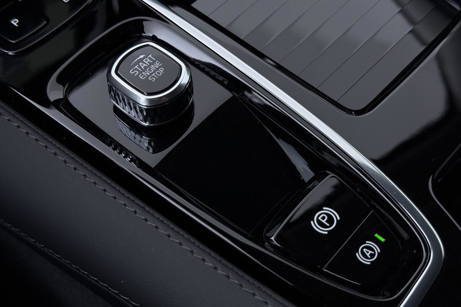 Volvo V60 T8 Plus Dark | ACC | Harman/Kardon | Stoel+Stuurverwarming | Memory | Camera | Getint Glas | BLIS