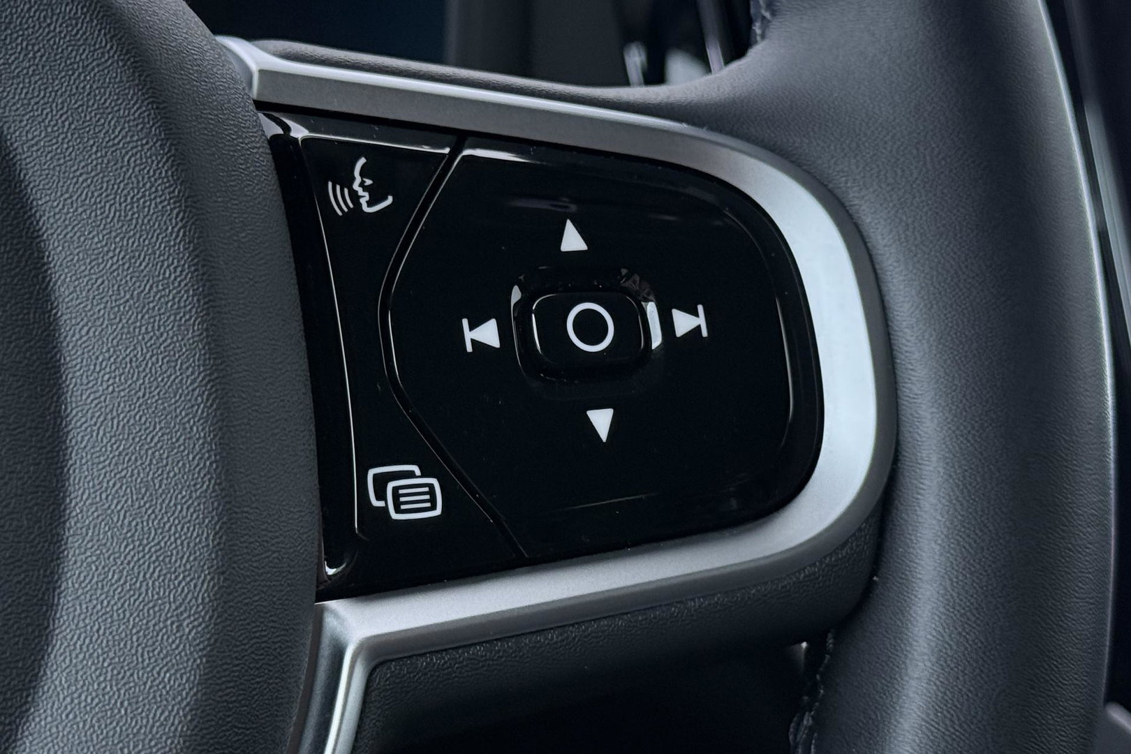 Volvo V60 T8 Plus Dark | ACC | Harman/Kardon | Stoel+Stuurverwarming | Memory | Camera | Getint Glas | BLIS