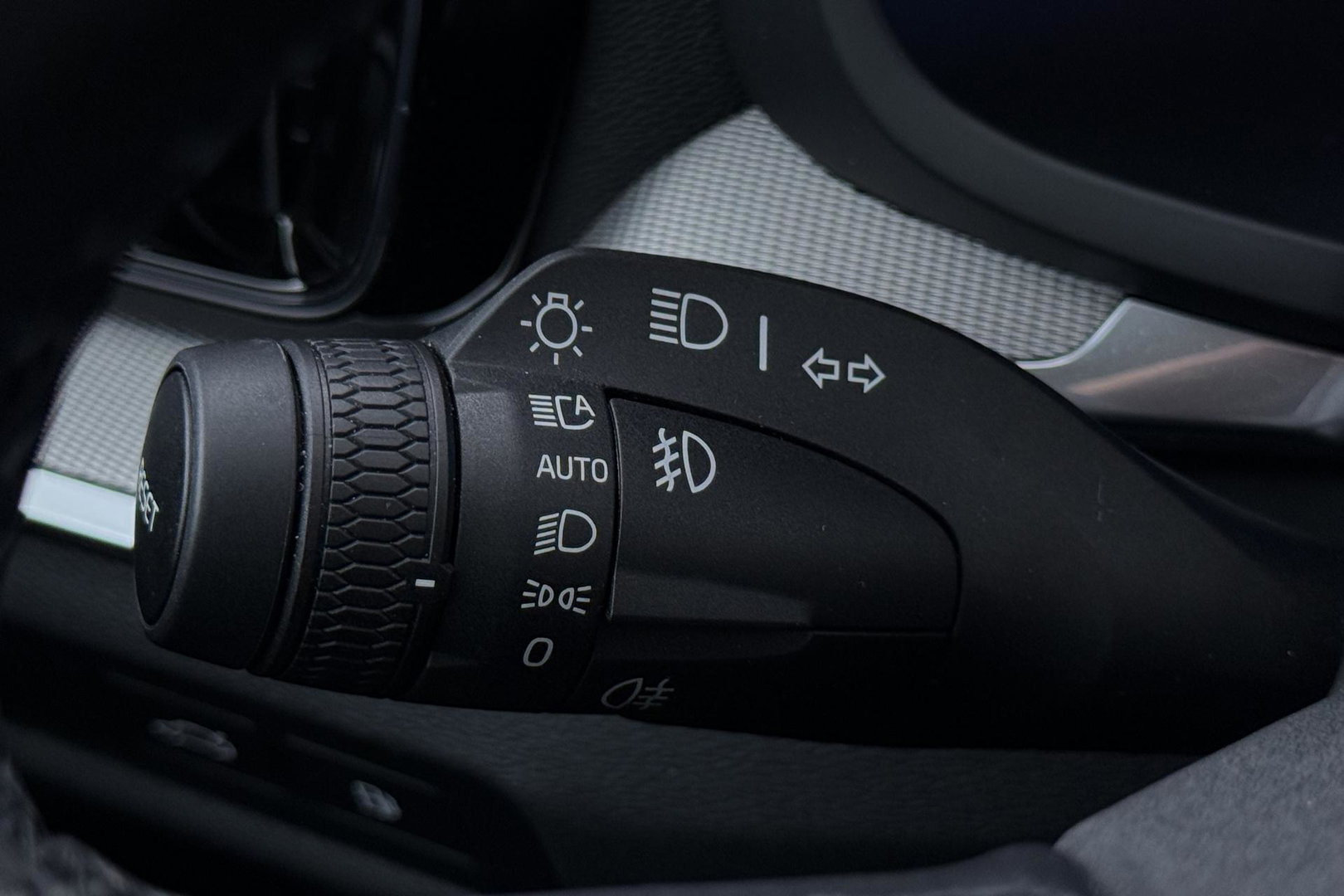 Volvo V60 T8 Plus Dark | ACC | Harman/Kardon | Stoel+Stuurverwarming | Memory | Camera | Getint Glas | BLIS