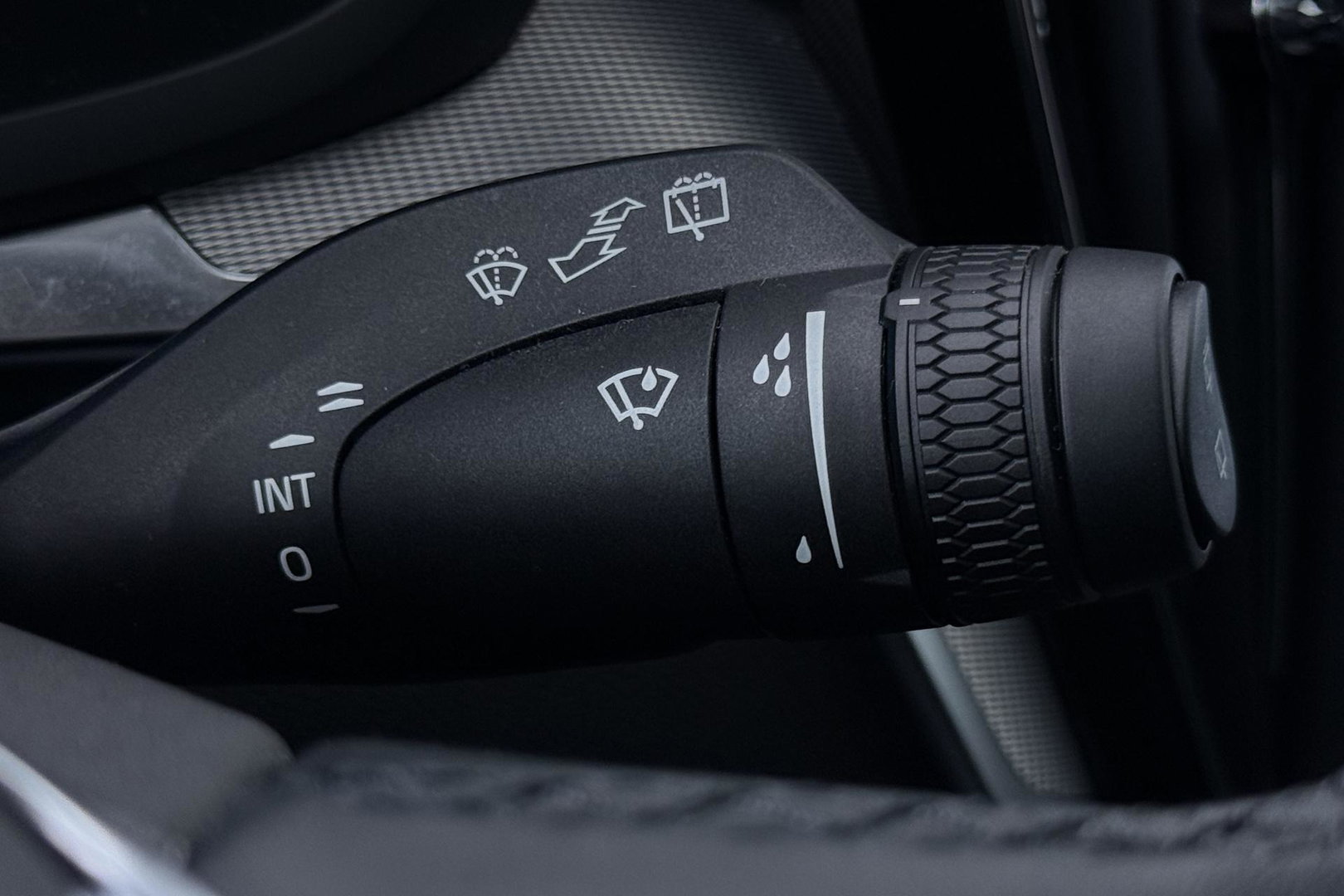Volvo V60 T8 Plus Dark | ACC | Harman/Kardon | Stoel+Stuurverwarming | Memory | Camera | Getint Glas | BLIS