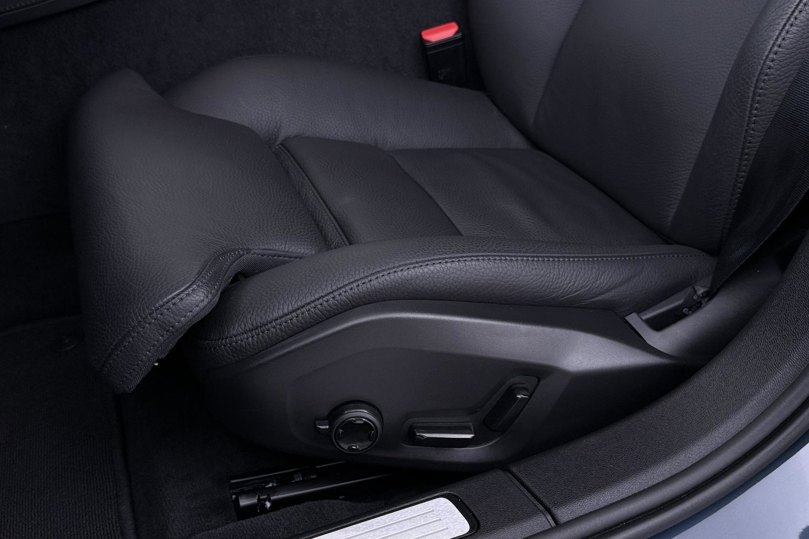 Volvo V60 T8 Plus Dark | ACC | Harman/Kardon | Stoel+Stuurverwarming | Memory | Camera | Getint Glas | BLIS