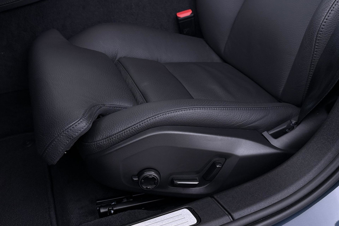 Volvo V60 T8 Plus Dark | ACC | Harman/Kardon | Stoel+Stuurverwarming | Memory | Camera | Getint Glas | BLIS