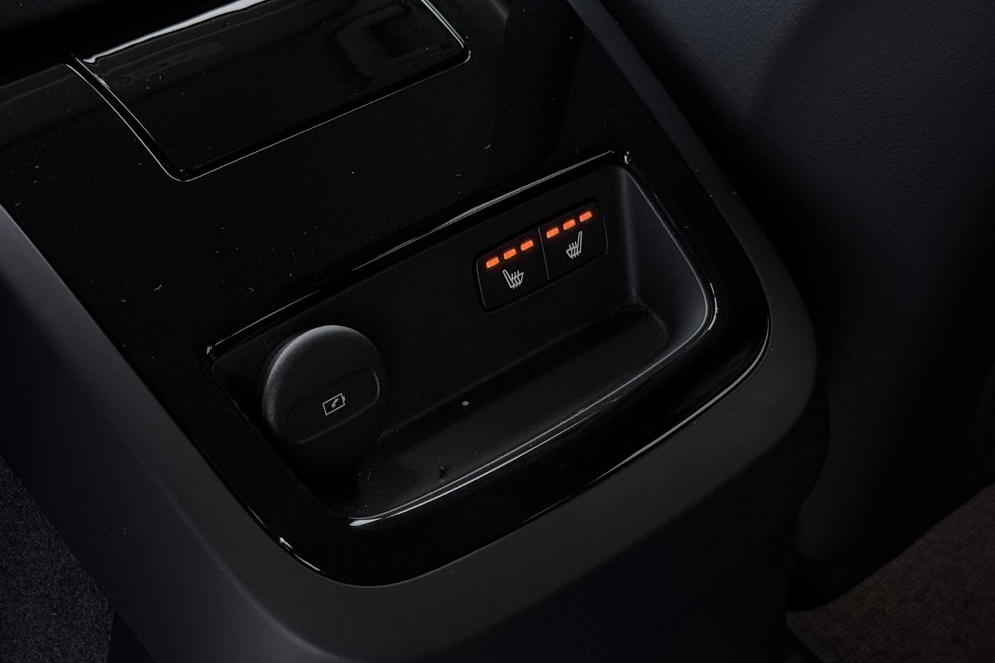 Volvo V60 T8 Plus Dark | ACC | Harman/Kardon | Stoel+Stuurverwarming | Memory | Camera | Getint Glas | BLIS