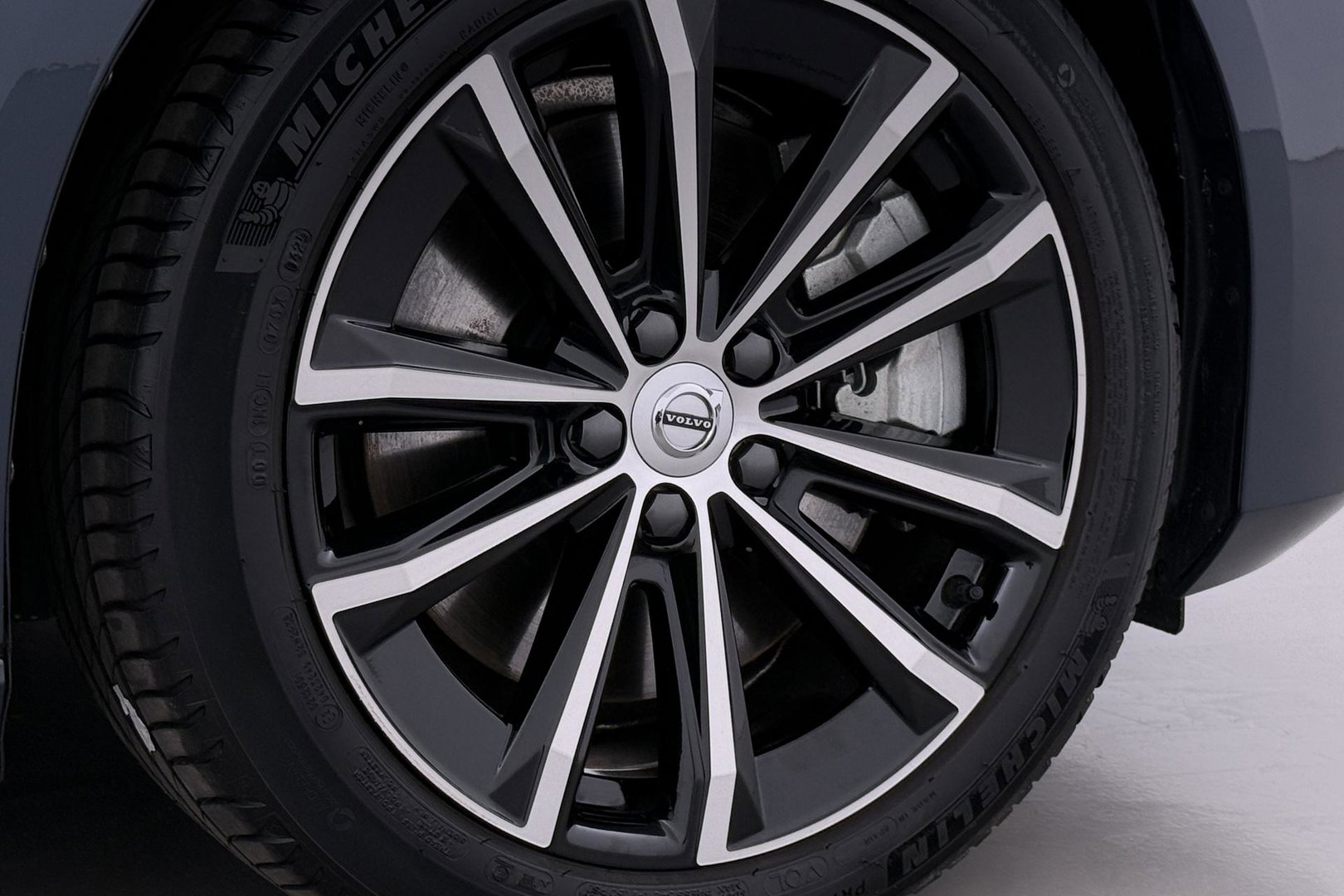 Volvo V60 T8 Plus Dark | ACC | Harman/Kardon | Stoel+Stuurverwarming | Memory | Camera | Getint Glas | BLIS