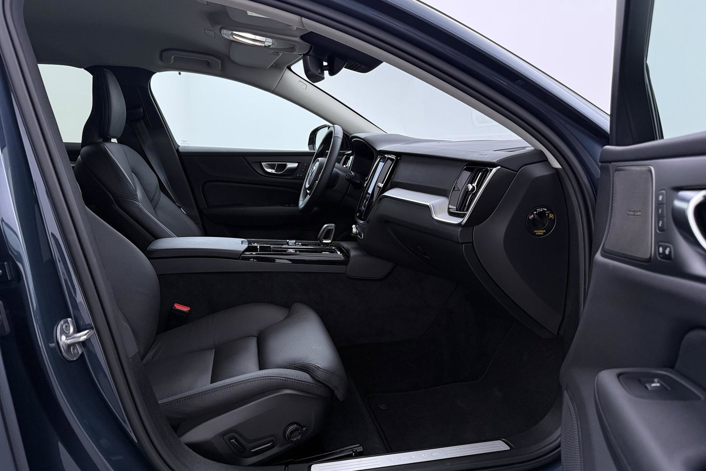 Volvo V60 T8 Plus Dark | ACC | Harman/Kardon | Stoel+Stuurverwarming | Memory | Camera | Getint Glas | BLIS
