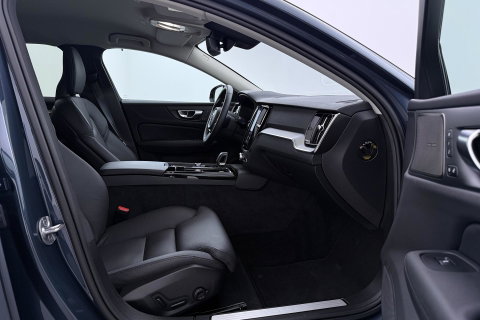 Volvo V60 T8 Plus Dark | ACC | Harman/Kardon | Stoel+Stuurverwarming | Memory | Camera | Getint Glas | BLIS
