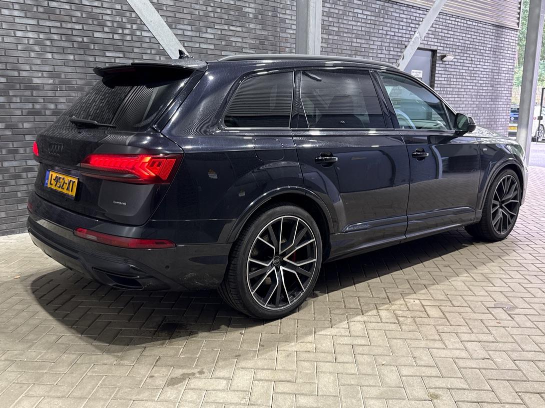 Audi Q7 60 TFSI e Quattro Competition | Luchtvering | Panoramadak | Head-Up | 22 inch