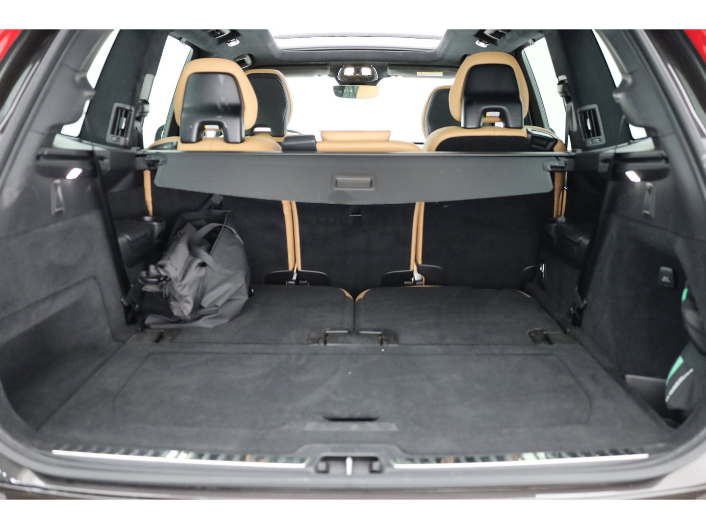 Volvo XC90 2.0 T8 Recharge AWD Ultimate Bright | Luchtvering | Trekhaak | Massage | 360 camera | Bowers & Wilkins | Head-up |