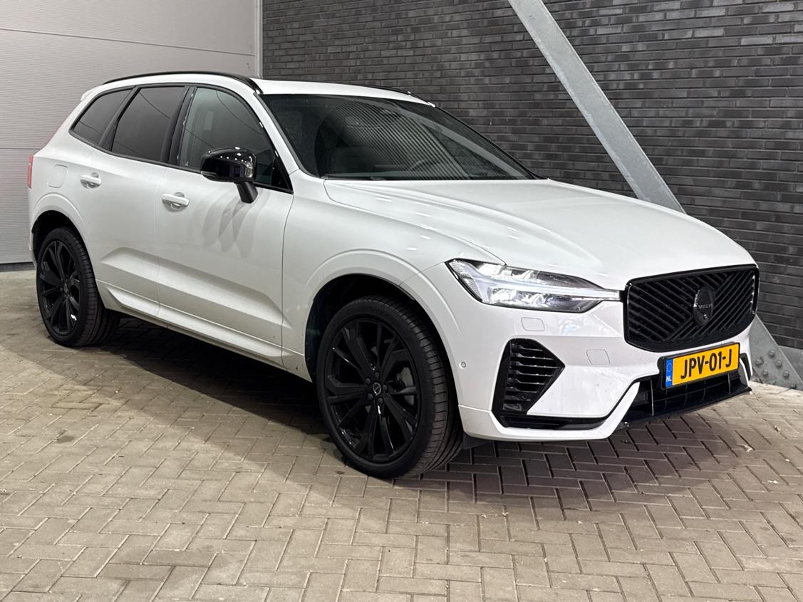 Volvo XC60 2.0 T6 Plug-in hybrid AWD Ultra Black Edition | Panoramadak | Trekhaak | Leder