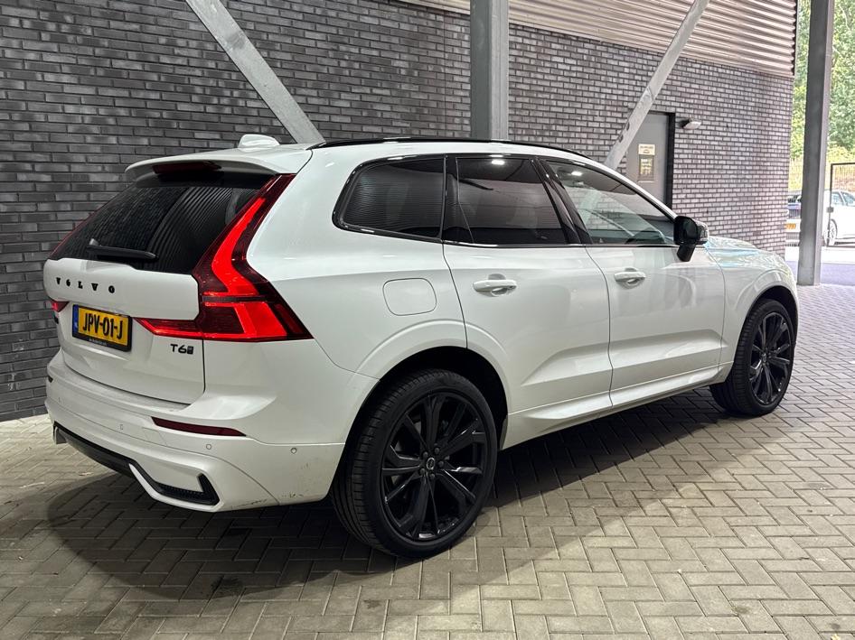 Volvo XC60 2.0 T6 Plug-in hybrid AWD Ultra Black Edition | Panoramadak | Trekhaak | Leder