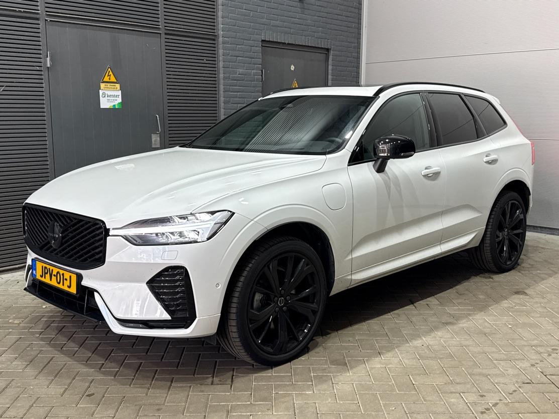 Volvo XC60 2.0 T6 Plug-in hybrid AWD Ultra Black Edition | Panoramadak | Trekhaak | Leder