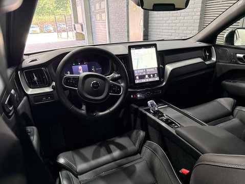 Volvo XC60 2.0 T6 Plug-in hybrid AWD Ultra Black Edition | Panoramadak | Trekhaak | Leder