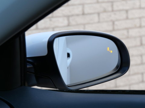 Hyundai KONA EV 64kWh PREMIUM/ LEER/ HEAD-UP/ BLINDSPOT/ SOH 98%