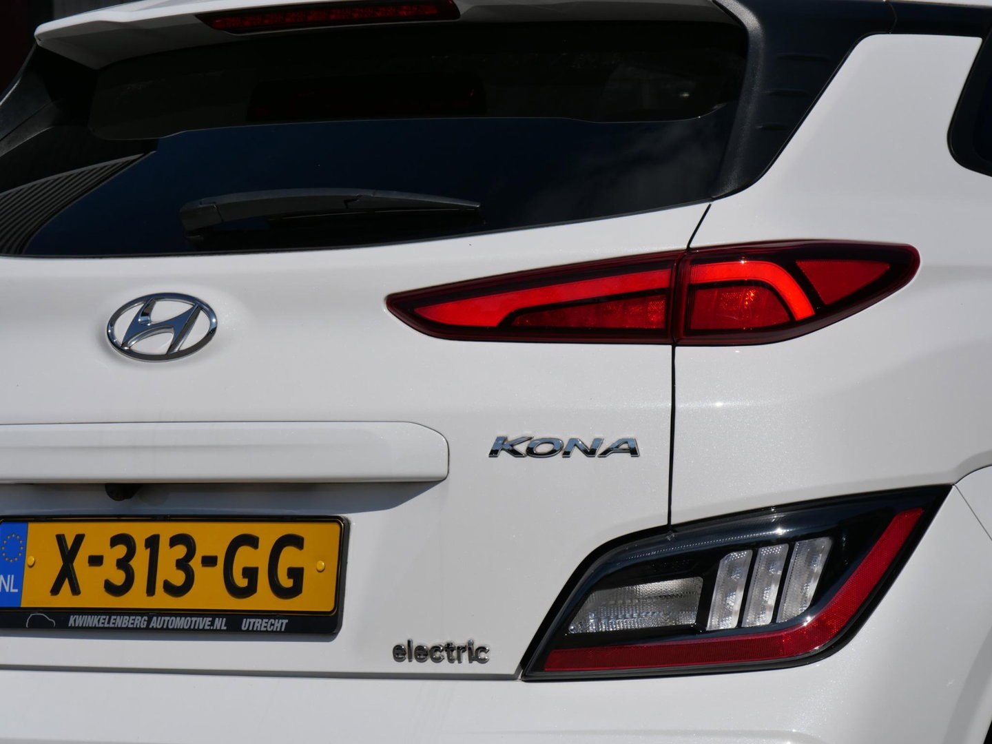 Hyundai KONA EV 64kWh PREMIUM/ LEER/ HEAD-UP/ BLINDSPOT/ SOH 98%