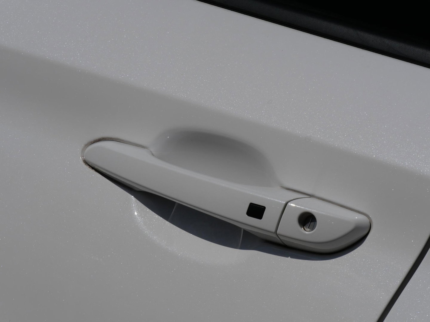 Hyundai KONA EV 64kWh PREMIUM/ LEER/ HEAD-UP/ BLINDSPOT/ SOH 98%