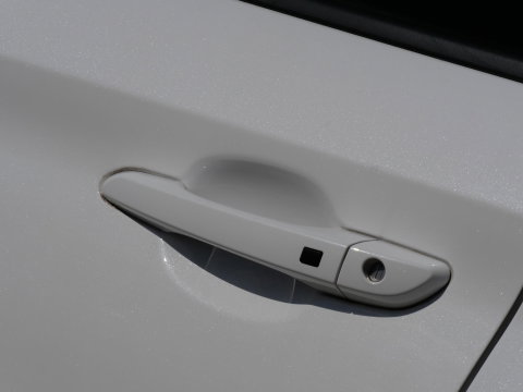 Hyundai KONA EV 64kWh PREMIUM/ LEER/ HEAD-UP/ BLINDSPOT/ SOH 98%