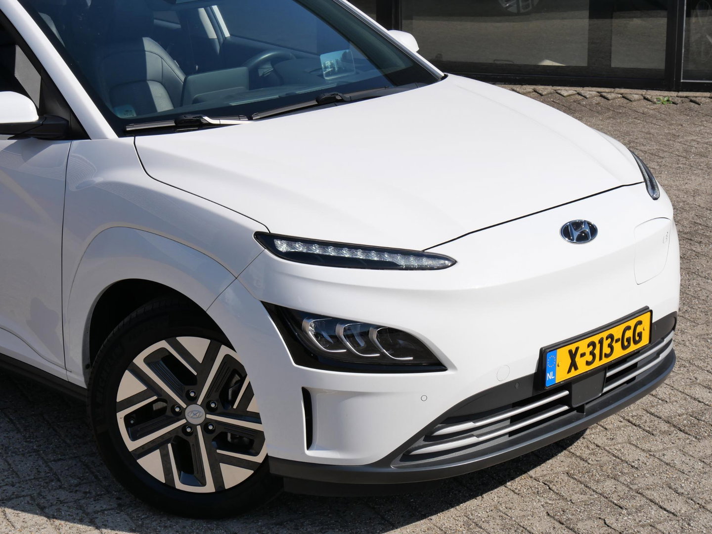 Hyundai KONA EV 64kWh PREMIUM/ LEER/ HEAD-UP/ BLINDSPOT/ SOH 98%
