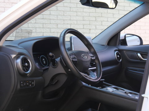 Hyundai KONA EV 64kWh PREMIUM/ LEER/ HEAD-UP/ BLINDSPOT/ SOH 98%