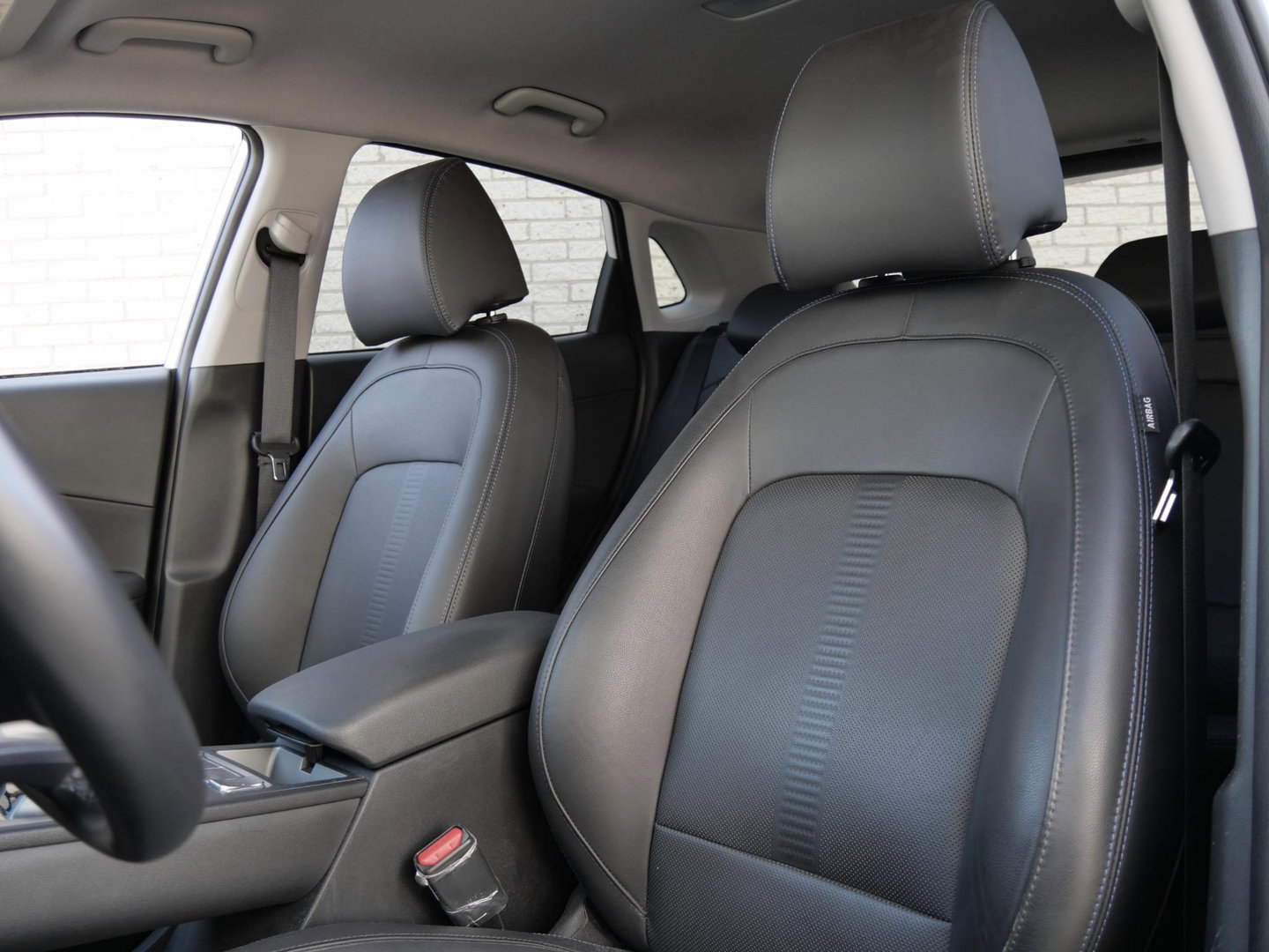 Hyundai KONA EV 64kWh PREMIUM/ LEER/ HEAD-UP/ BLINDSPOT/ SOH 98%