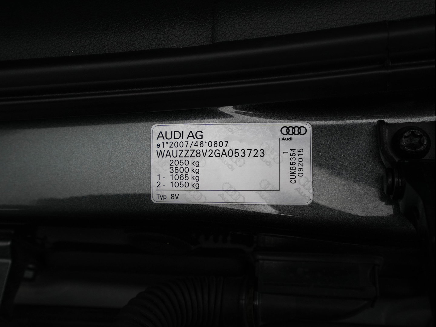 Audi A3 Sportback 1.4 e-tron S-Line Ambition Pro Line plus (Plug-In) Aut. *PANO | LEATHER-FABRIC | FULL-LED | HEATED-SPORTSEATS | KEYLESS | NAVI-FULLMAP | ECC | PDC | CRUISE | 18''ALU*