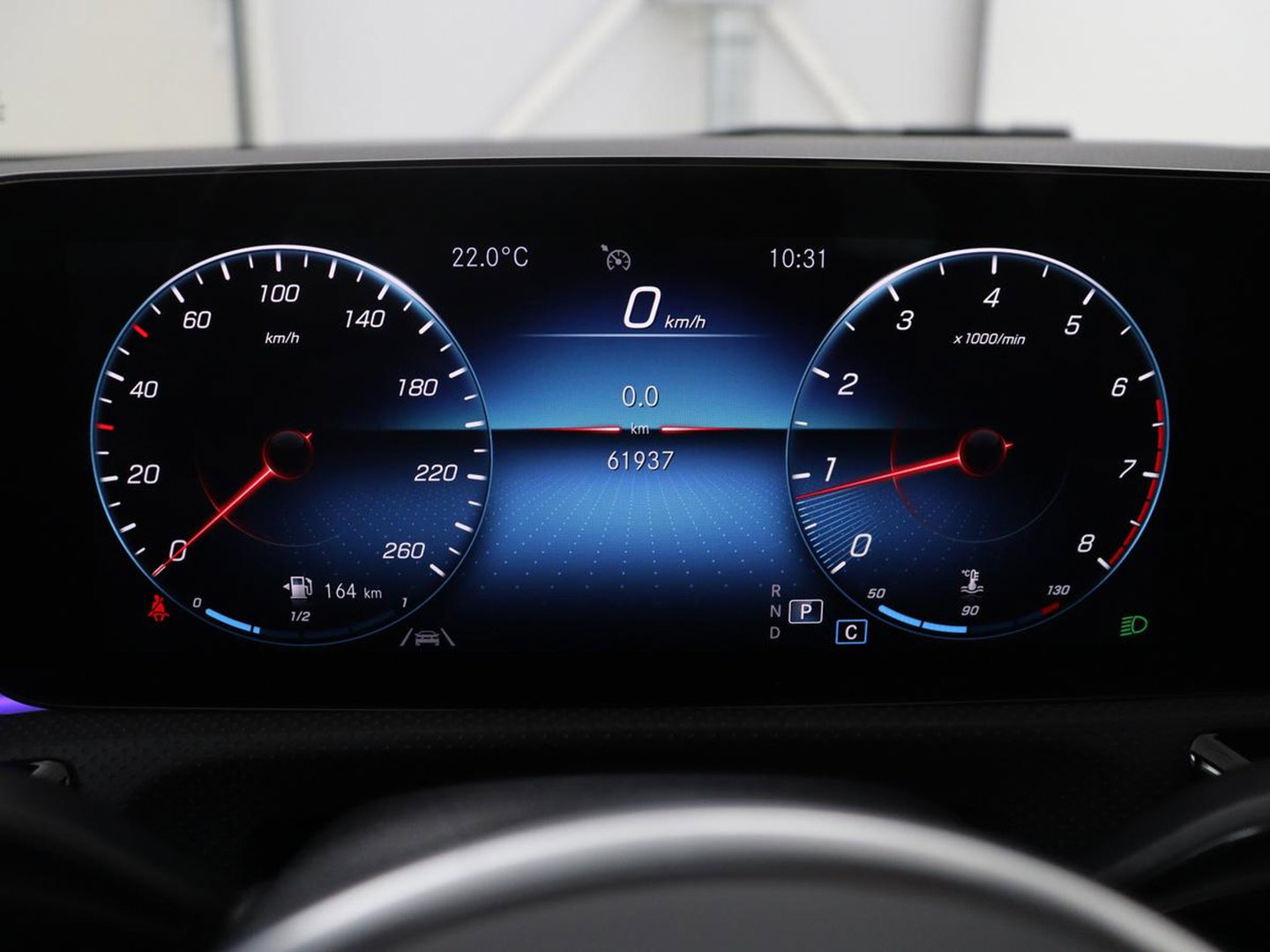 Mercedes-Benz CLA-Klasse 180 Business Solution Luxury | Leder | Stoelverwarming | Cruise control | Sfeerverlichting | Navigatie | Bluetooth | Camera | Park assist | Climate control
