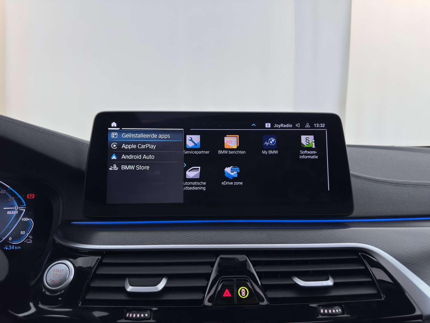 BMW 5 Serie Touring 530e xDrive Business Edition Plus M-Sportpack (Plug-in) {SoH-96%} (INCL.BTW) *PANO | HEAD-UP | LEATHER | FULL-LED | MEMORY-PACK | HARMAN/KARDON | BLINDSPOT | DIGI-COCKPIT | CAMERA | NAVI-FULLMAP | PRIVACY-GLASS | SHIFTPADDLES | ECC | PDC | 18''ALU