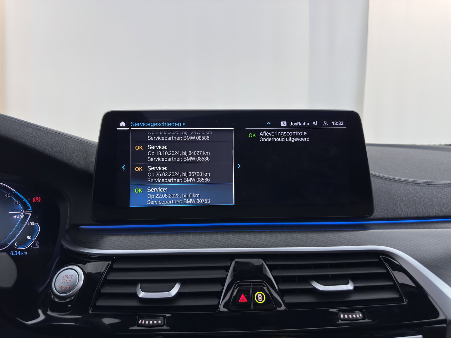 BMW 5 Serie Touring 530e xDrive Business Edition Plus M-Sportpack (Plug-in) {SoH-96%} (INCL.BTW) *PANO | HEAD-UP | LEATHER | FULL-LED | MEMORY-PACK | HARMAN/KARDON | BLINDSPOT | DIGI-COCKPIT | CAMERA | NAVI-FULLMAP | PRIVACY-GLASS | SHIFTPADDLES | ECC | PDC | 18''ALU