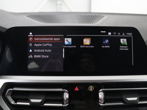 BMW 3-serie 320i Executive Edition | Half leder | Cruise control | Navigatie | Bluetooth | Carplay | Park assist | Interieurverlichting | Virtueel dashboard | Climate control | Full LED | 18" velgen