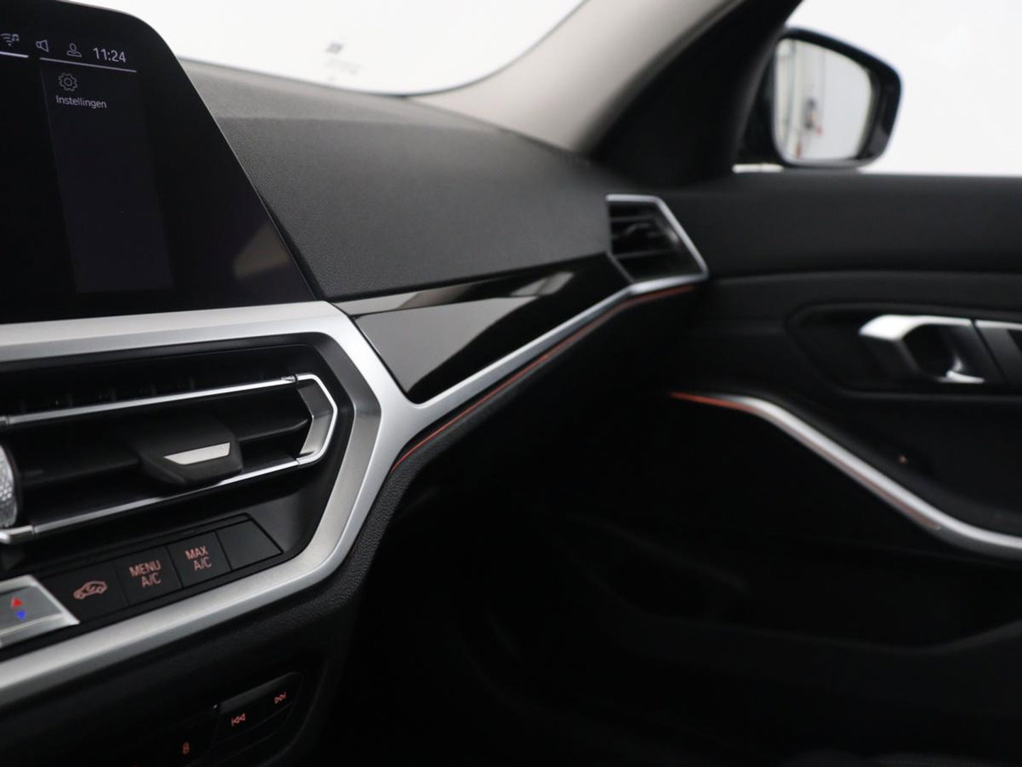 BMW 3-serie 320i Executive Edition | Half leder | Cruise control | Navigatie | Bluetooth | Carplay | Park assist | Interieurverlichting | Virtueel dashboard | Climate control | Full LED | 18" velgen
