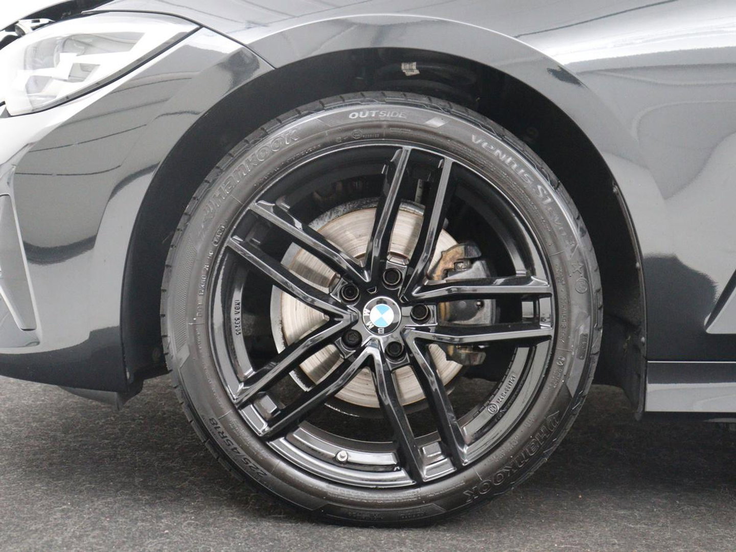 BMW 3-serie 320i Executive Edition | Half leder | Cruise control | Navigatie | Bluetooth | Carplay | Park assist | Interieurverlichting | Virtueel dashboard | Climate control | Full LED | 18" velgen