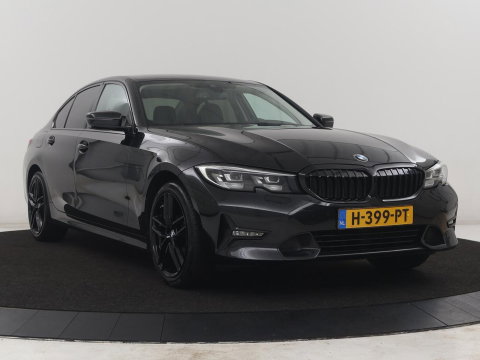 BMW 3-serie 320i Executive Edition | Half leder | Cruise control | Navigatie | Bluetooth | Carplay | Park assist | Interieurverlichting | Virtueel dashboard | Climate control | Full LED | 18" velgen