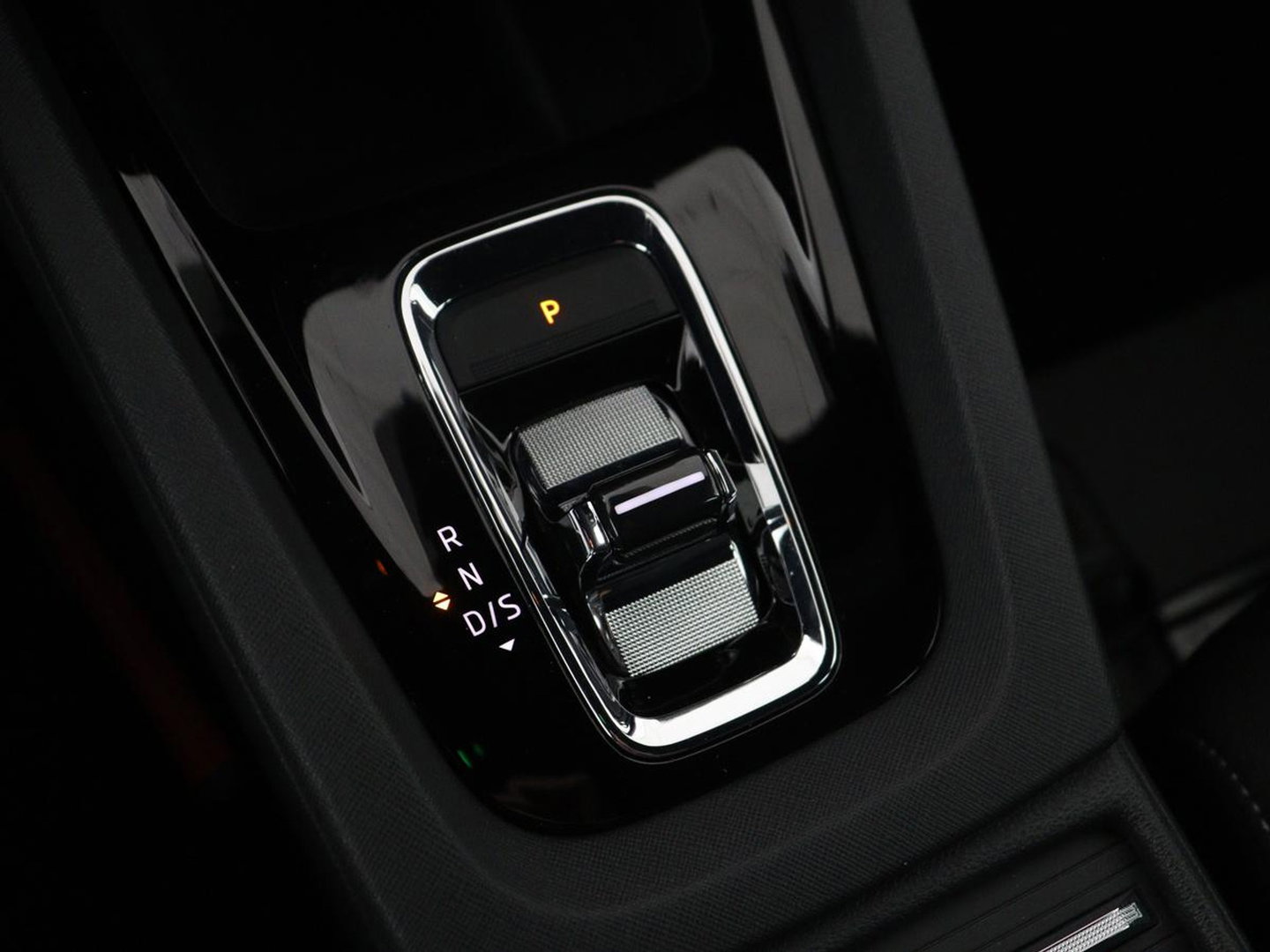 Škoda Octavia Combi1.5 e-TSI Sport Business | Stoelverwarming | Cruise control | Sfeerverlichting | Carplay | Navigatie | DAB | Park assist | Climate control | Trekhaak