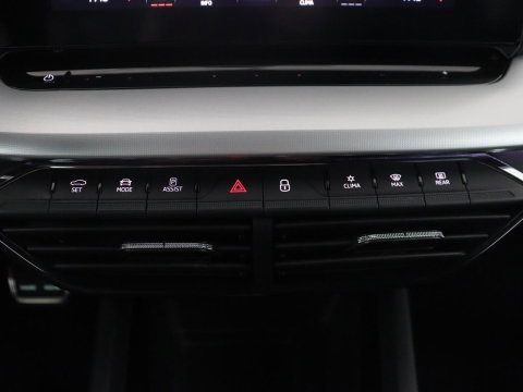 Škoda Octavia Combi1.5 e-TSI Sport Business | Stoelverwarming | Cruise control | Sfeerverlichting | Carplay | Navigatie | DAB | Park assist | Climate control | Trekhaak