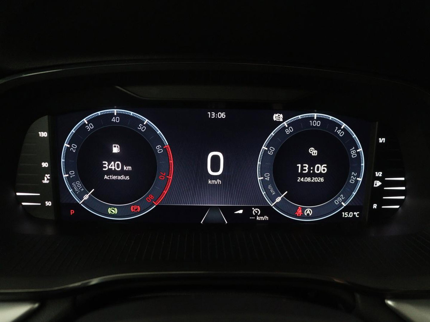 Škoda Octavia Combi1.5 e-TSI Sport Business | Stoelverwarming | Cruise control | Sfeerverlichting | Carplay | Navigatie | DAB | Park assist | Climate control | Trekhaak