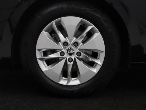 Škoda Octavia Combi1.5 e-TSI Sport Business | Stoelverwarming | Cruise control | Sfeerverlichting | Carplay | Navigatie | DAB | Park assist | Climate control | Trekhaak