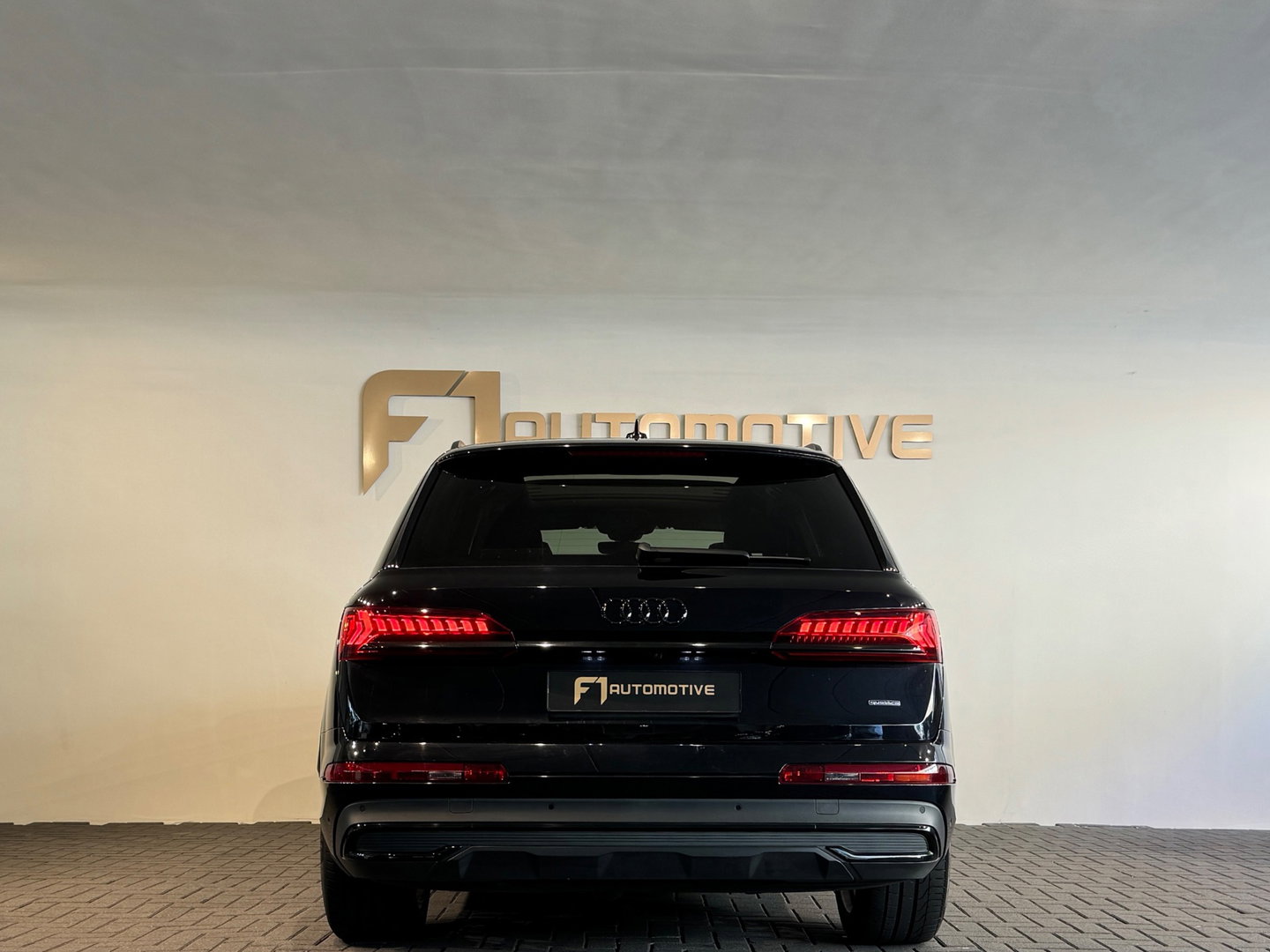 Audi Q7 55 TFSI e quattro Competition Pano|Trekhaak|Keyless|Matrix|Camera|Carplay