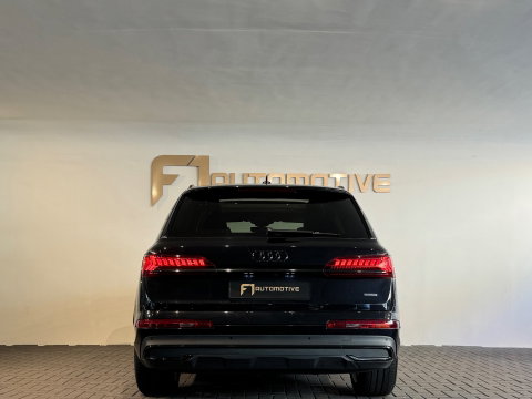 Audi Q7 55 TFSI e quattro Competition Pano|Trekhaak|Keyless|Matrix|Camera|Carplay