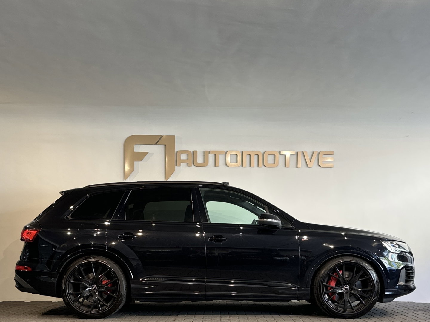 Audi Q7 55 TFSI e quattro Competition Pano|Trekhaak|Keyless|Matrix|Camera|Carplay