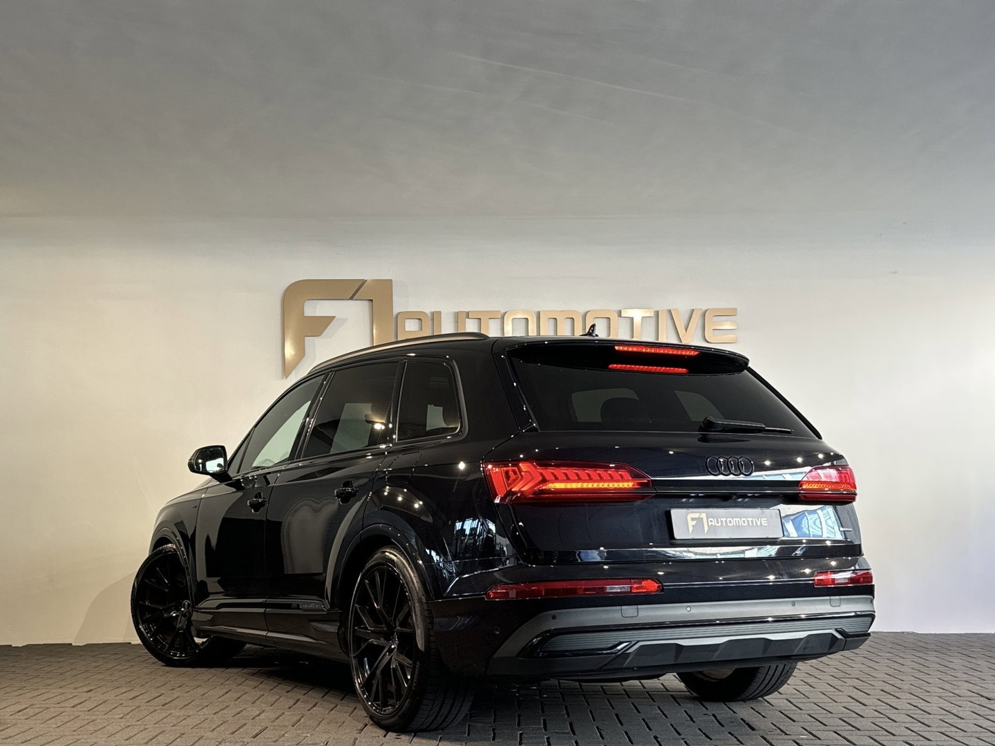 Audi Q7 55 TFSI e quattro Competition Pano|Trekhaak|Keyless|Matrix|Camera|Carplay
